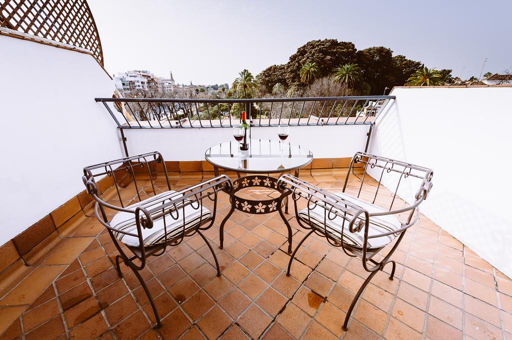 Basic Hotel Dona Manuela Seville Exterior photo