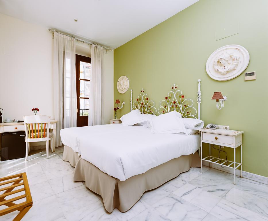 Basic Hotel Dona Manuela Seville Exterior photo