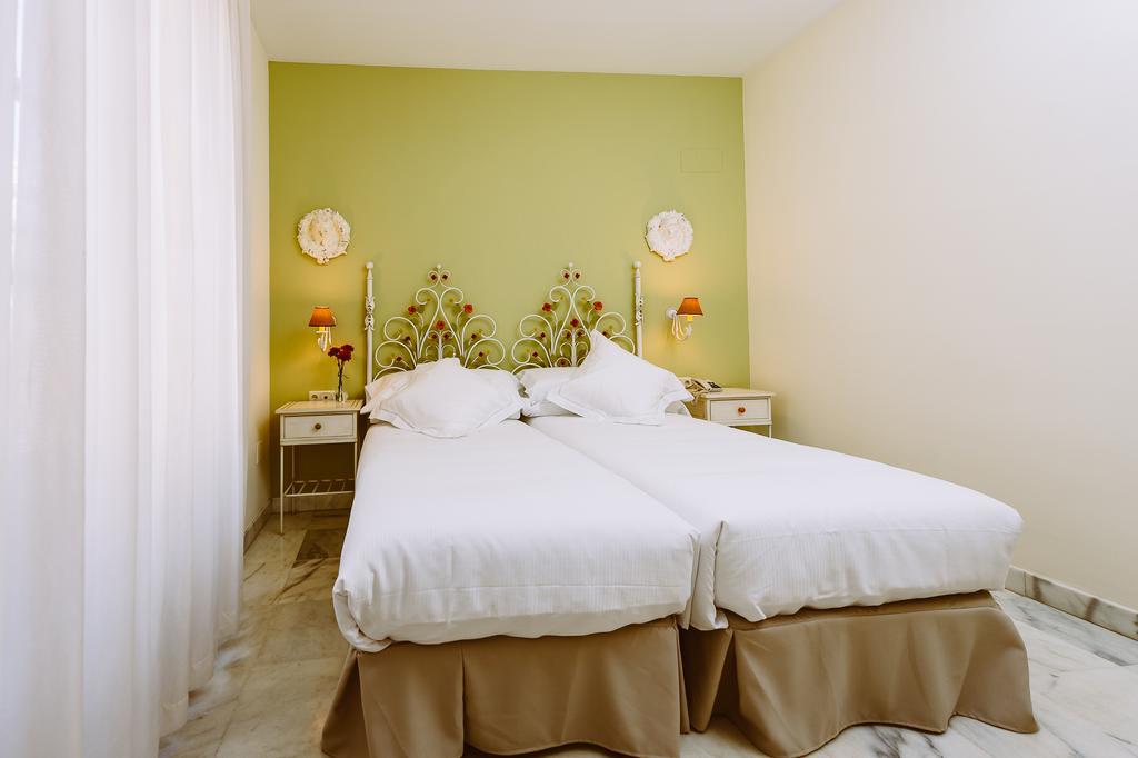 Basic Hotel Dona Manuela Seville Exterior photo