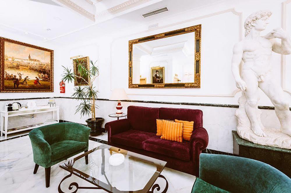 Basic Hotel Dona Manuela Seville Exterior photo